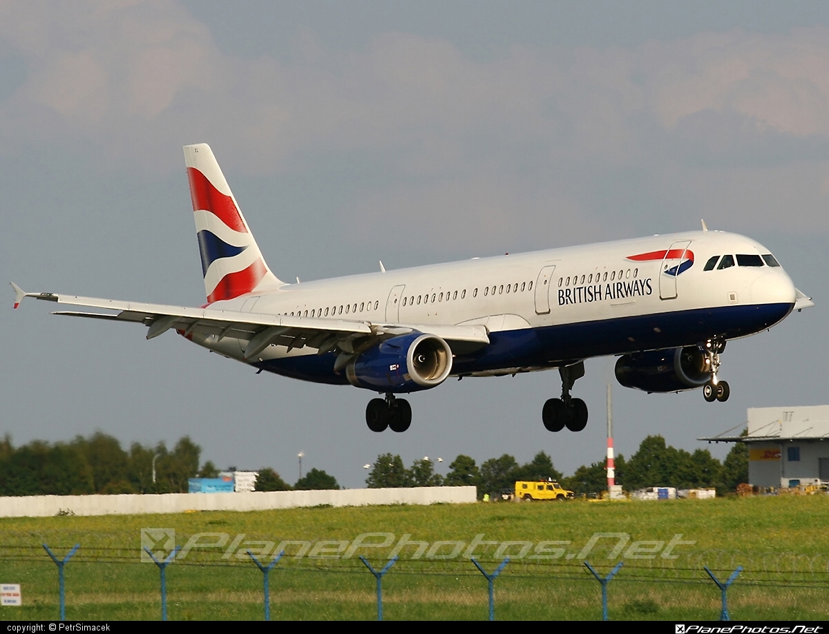 Airbus A321-231 - G-EUXL operated by British Airways #a320family #a321 #airbus #airbus321 #britishairways