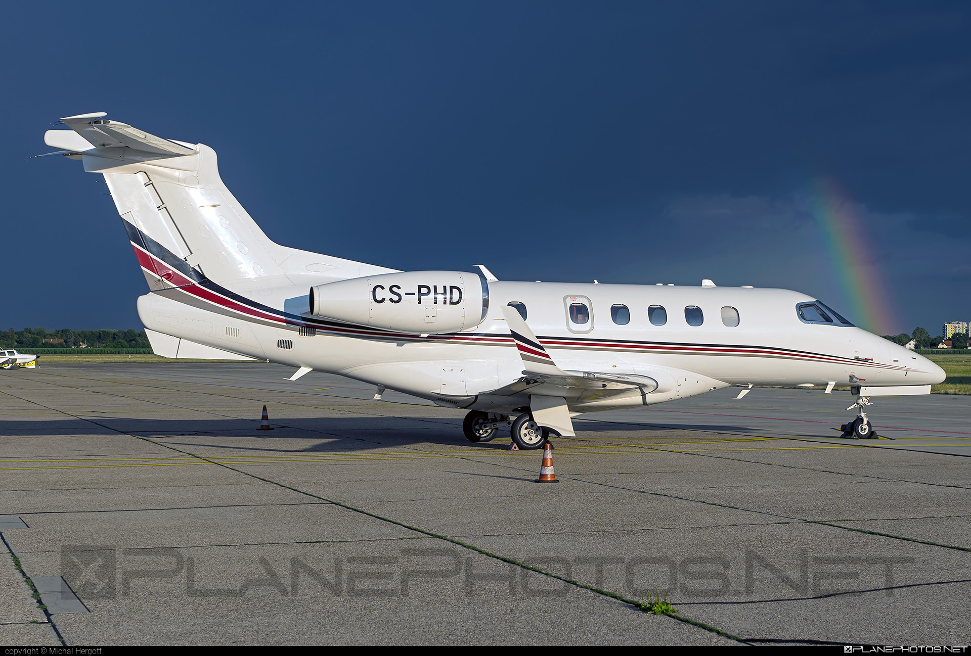 CS-PHD - Embraer Phenom 300 (EMB-505) operated by NetJets Aviation