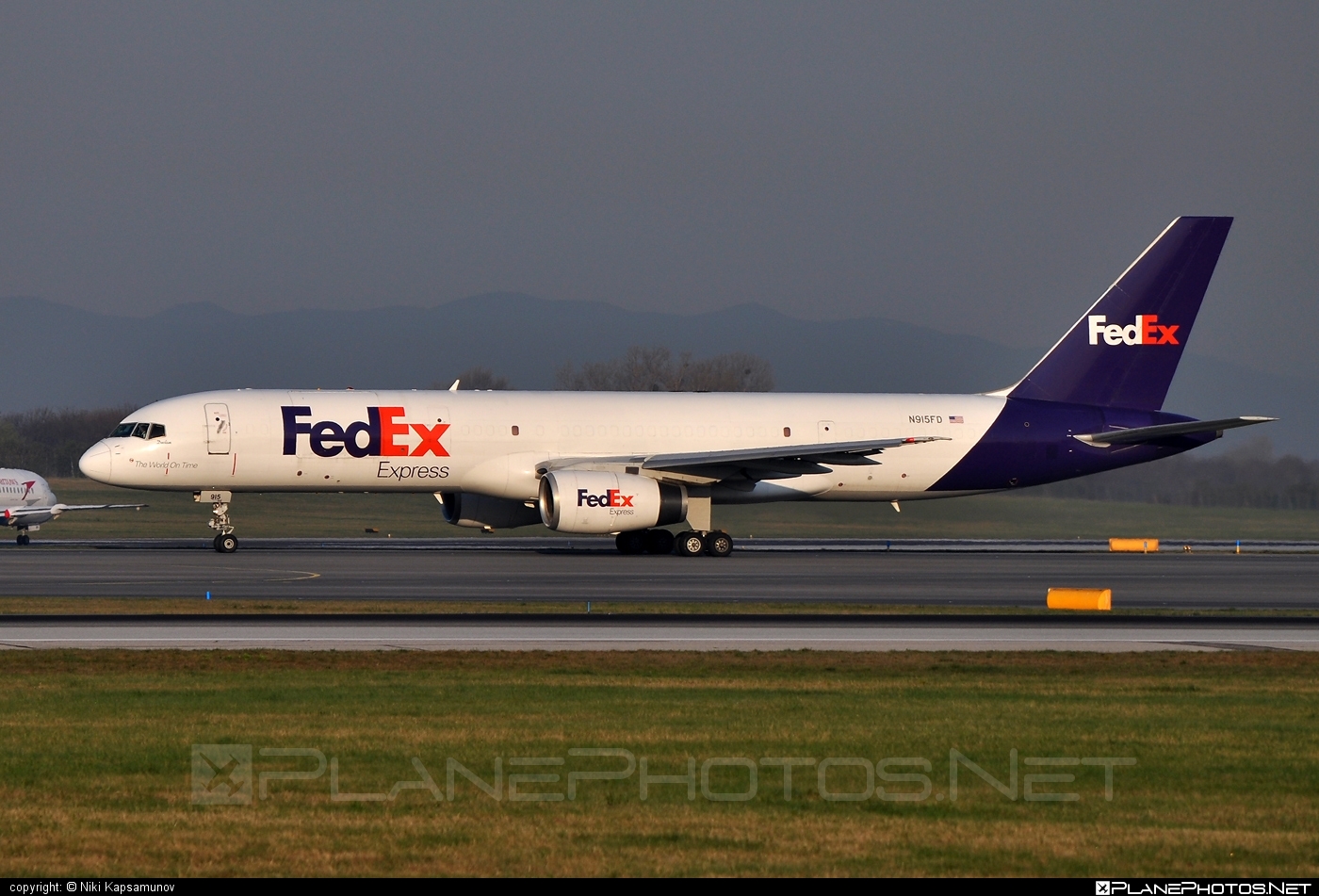 Boeing 757-200 - N915FD operated by FedEx Express #b757 #boeing #boeing757 #fedex #fedexairlines #fedexexpress