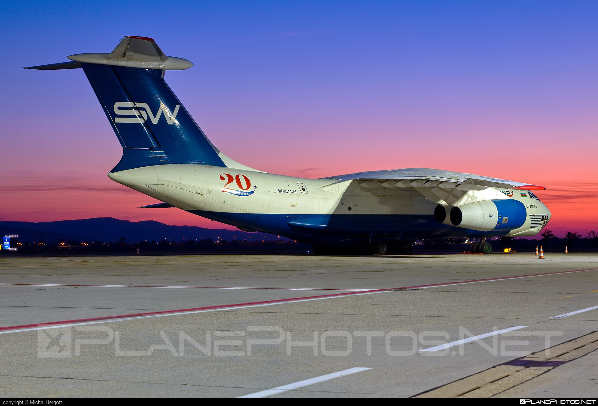 Airline(アイリーヌ) 4K-AZ101 - Ilyushin Il-76TD-90 operated by Silk Way Airlines taken