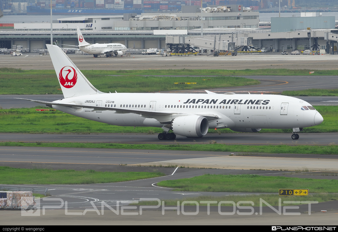 JA834J - Boeing 787-8 Dreamliner operated by Japan Airlines (JAL