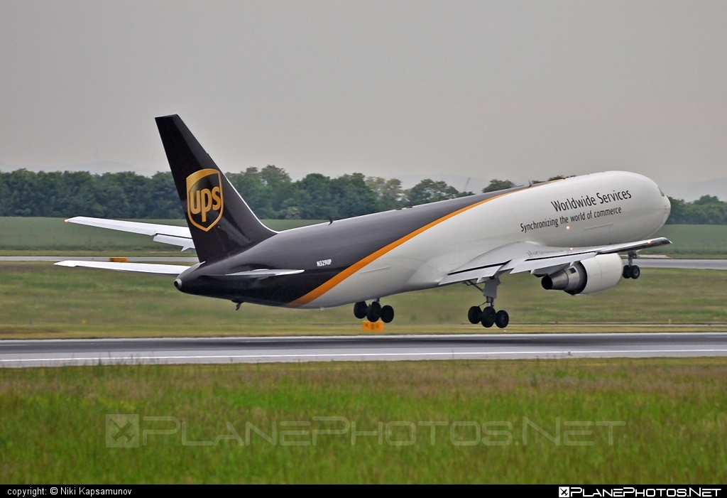 Boeing 767-300F - N329UP operated by United Parcel Service (UPS) #b767 #b767f #b767freighter #boeing #boeing767 #ups #upsairlines