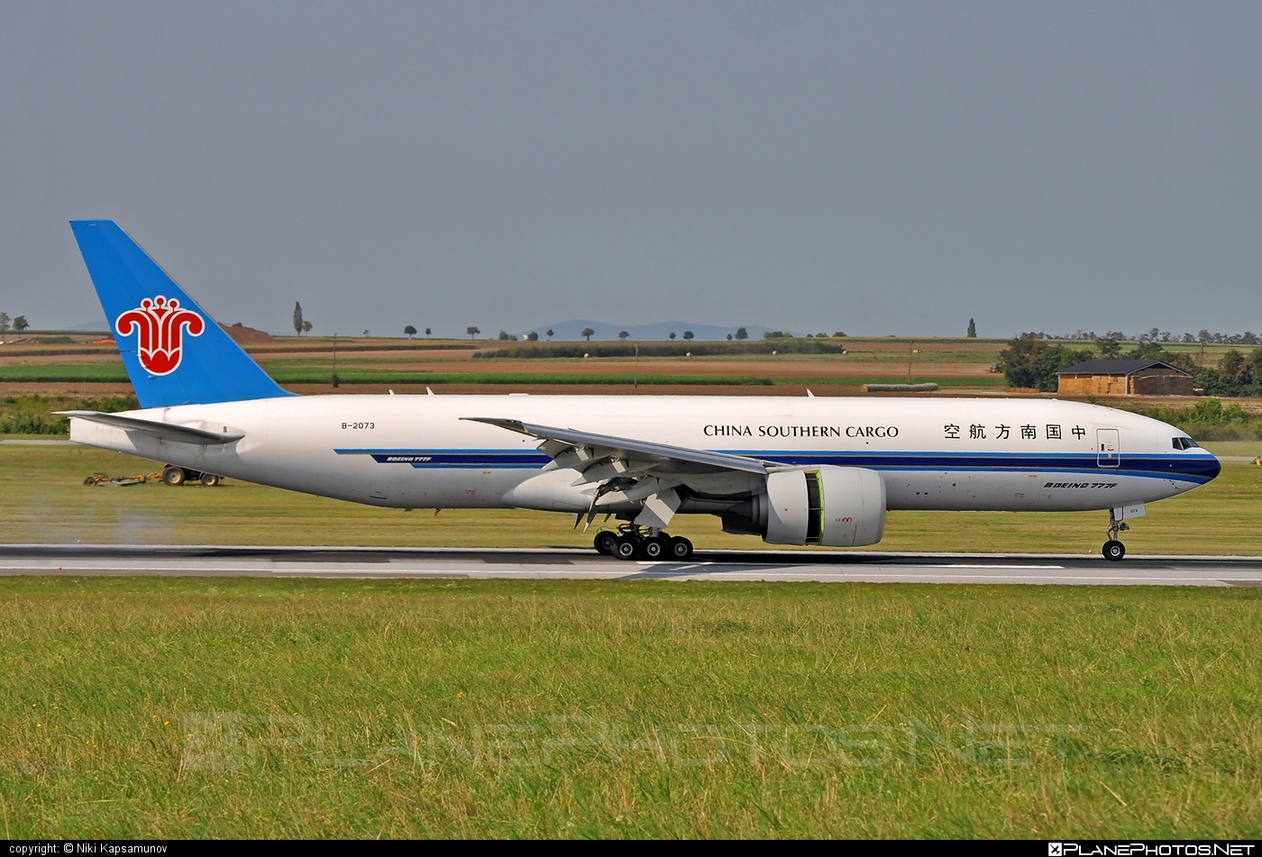 Boeing 777F - B-2073 operated by China Southern Cargo #b777 #b777f #b777freighter #boeing #boeing777 #tripleseven