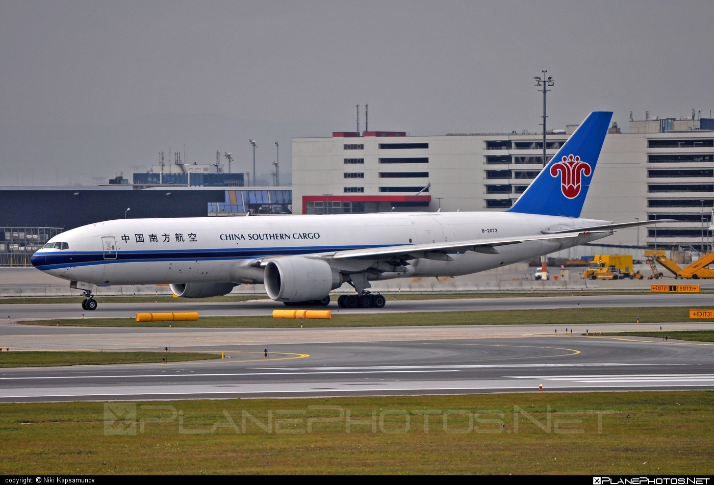 Boeing 777F - B-2072 operated by China Southern Cargo #b777 #b777f #b777freighter #boeing #boeing777 #tripleseven