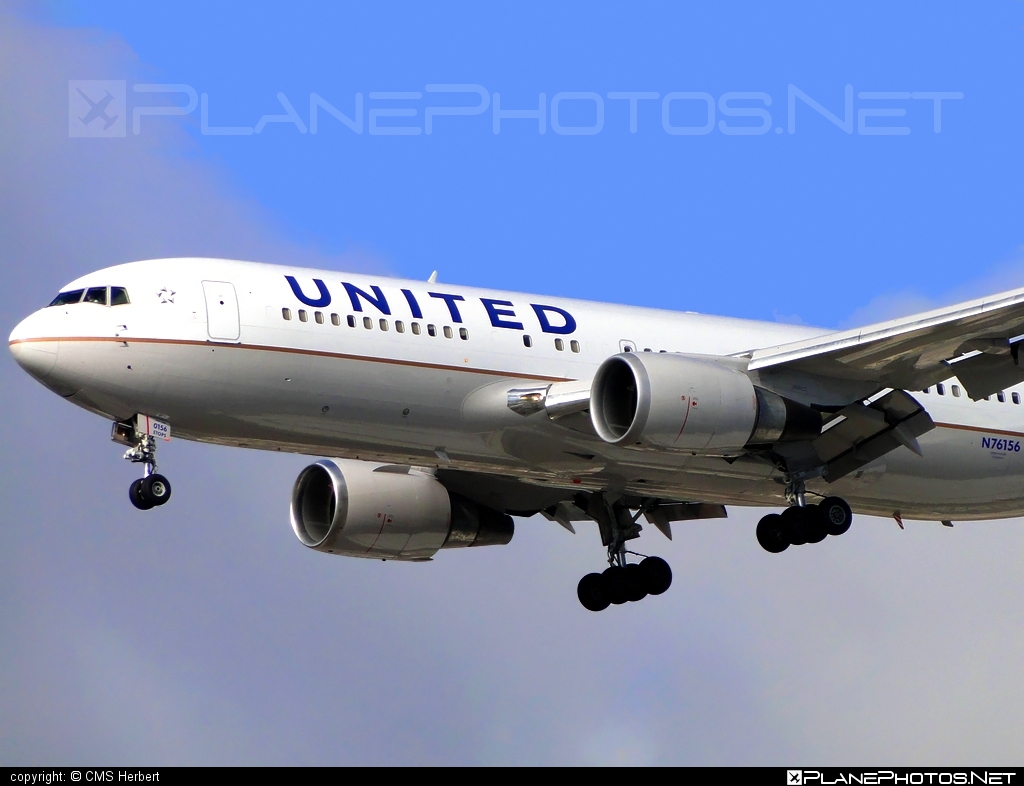 Boeing 767-200ER - N76156 operated by United Airlines #b767 #b767er #boeing #boeing767 #unitedairlines