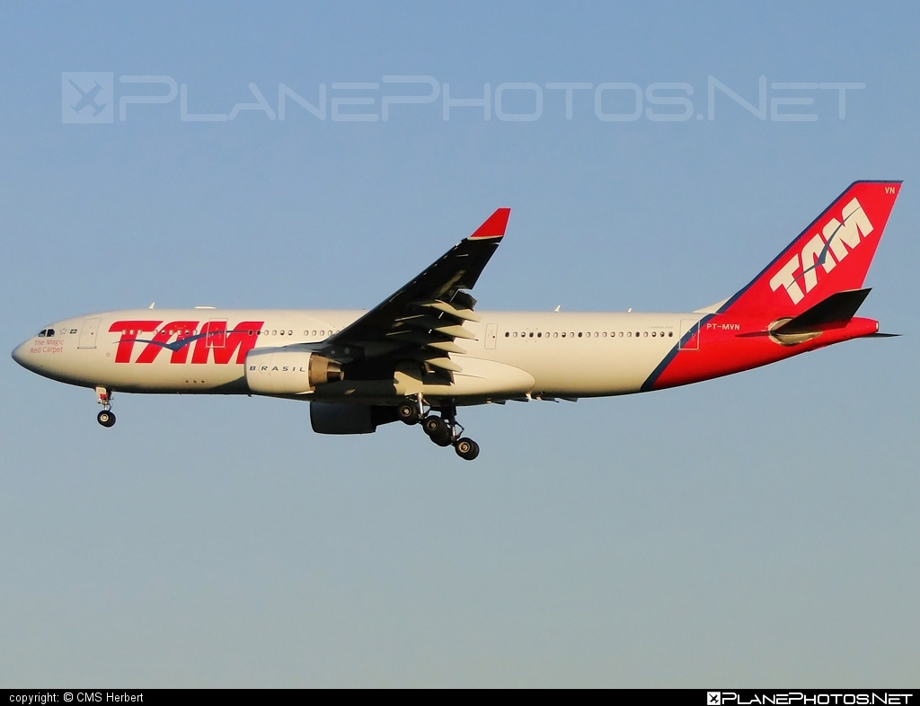 Airbus A330-223 - PT-MVN operated by TAM Linhas Aéreas #a330 #a330family #airbus #airbus330 #tam #tamairlines #tamlinhasaereas