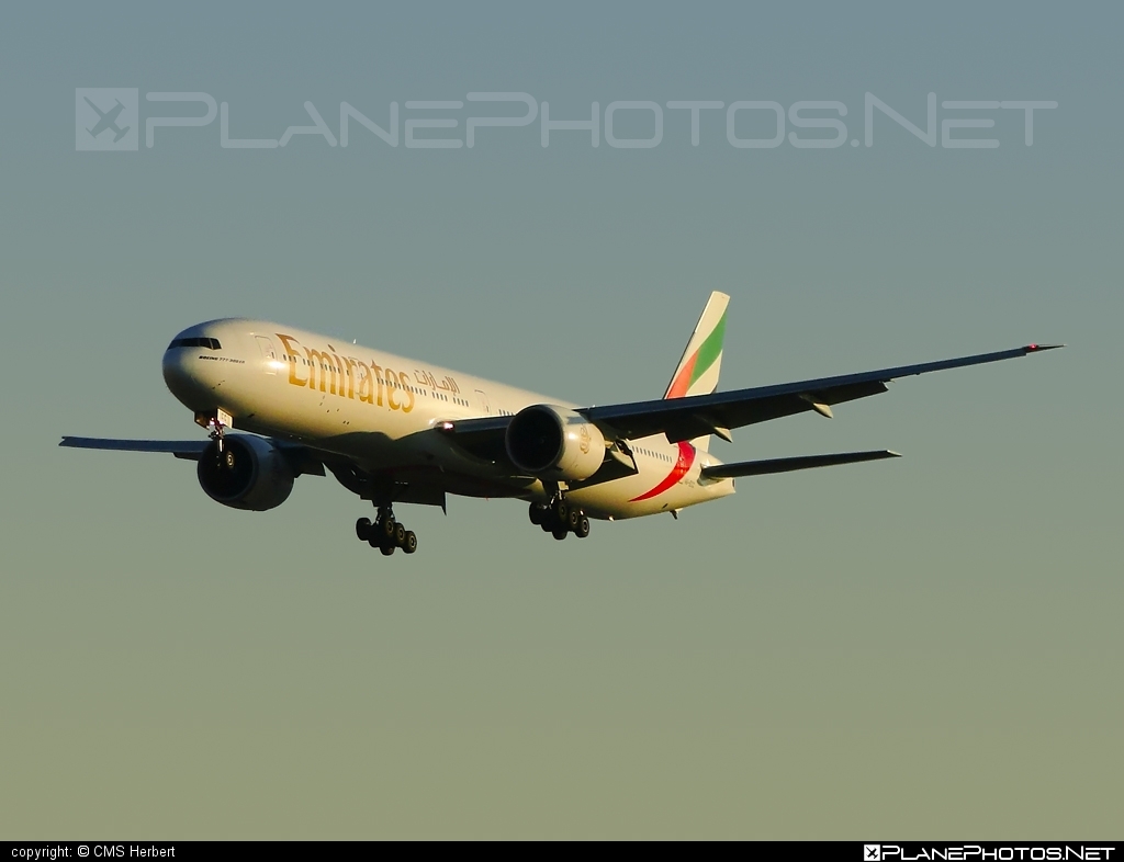Boeing 777-300ER - A6-ECC operated by Emirates #b777 #b777er #boeing #boeing777 #emirates #tripleseven
