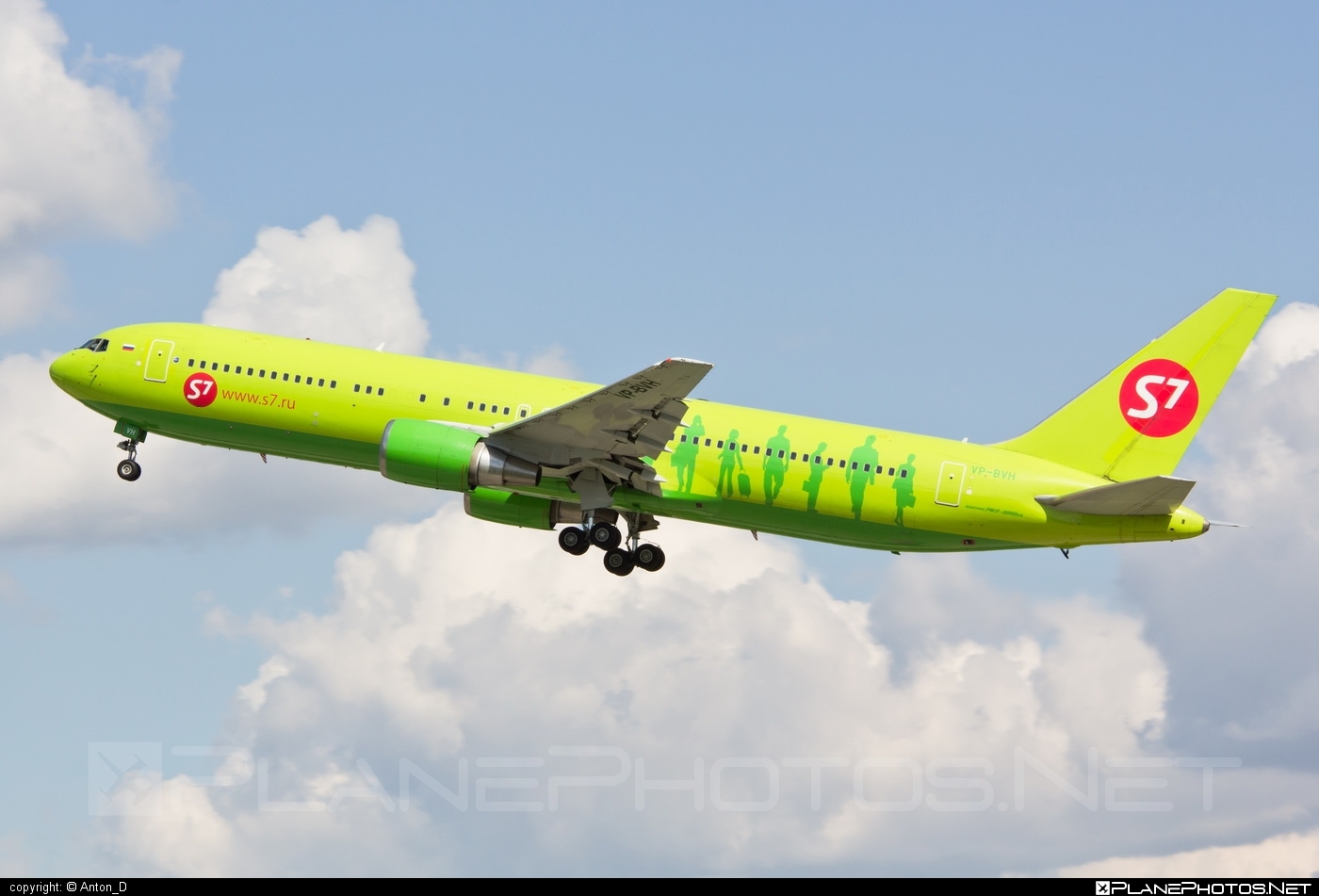 Boeing 767-300ER - VP-BVH operated by S7 Airlines #b767 #b767er #boeing #boeing767