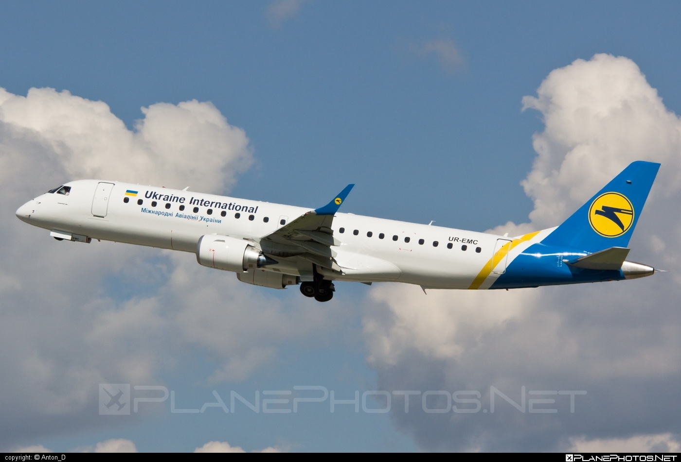 Embraer E190LR (ERJ-190-100LR) - UR-EMC operated by Ukraine International Airlines #e190 #e190100 #e190100lr #e190lr #embraer #embraer190 #embraer190100lr #embraer190lr #uia #ukraineinternationalairlines
