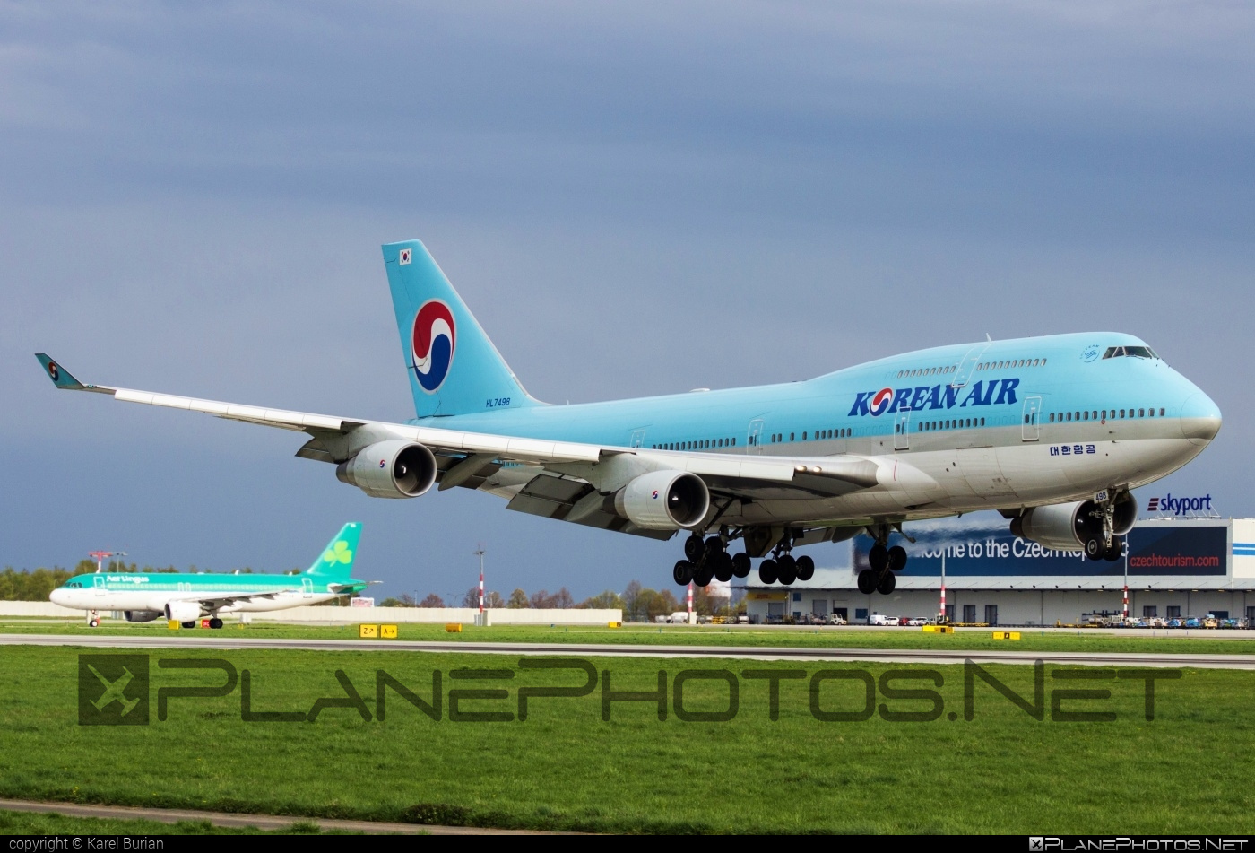 HL7498 - Boeing 747-400 operated by Korean Air taken by Karel