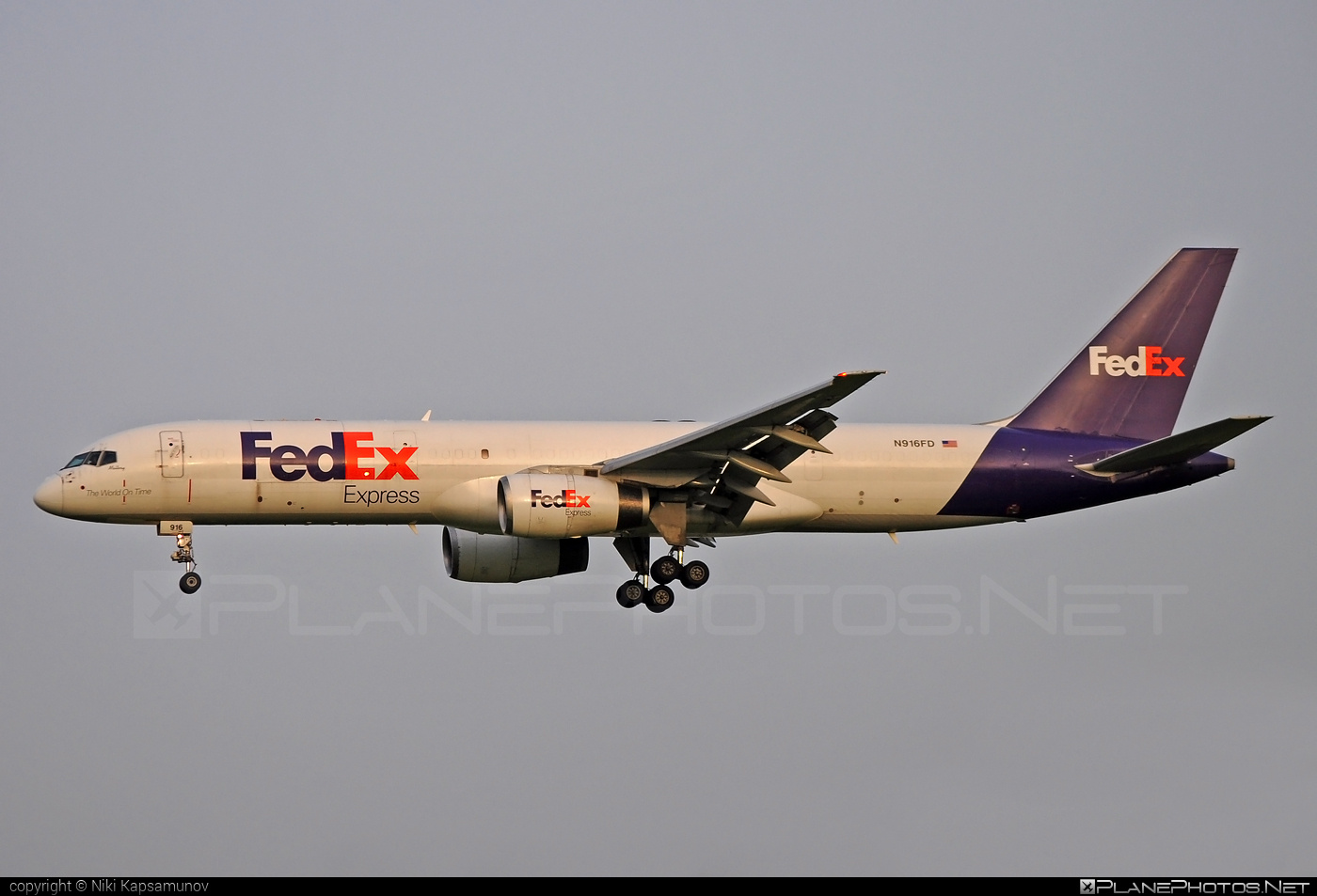 Boeing 757-200SF - N916FD operated by FedEx Express #b757 #boeing #boeing757 #fedex #fedexairlines #fedexexpress