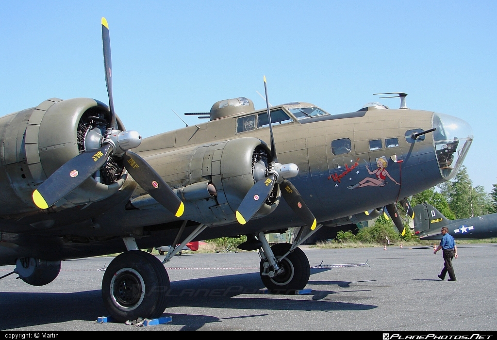 Boeing B-17G Flying Fortress - F-AZDX operated by Private operator #boeing