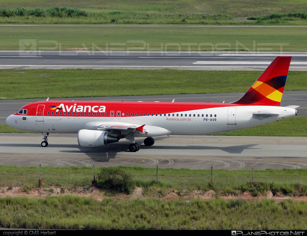 Airbus A320-214 - PR-AVR operated by Avianca #a320 #a320family #airbus #airbus320 #avianca