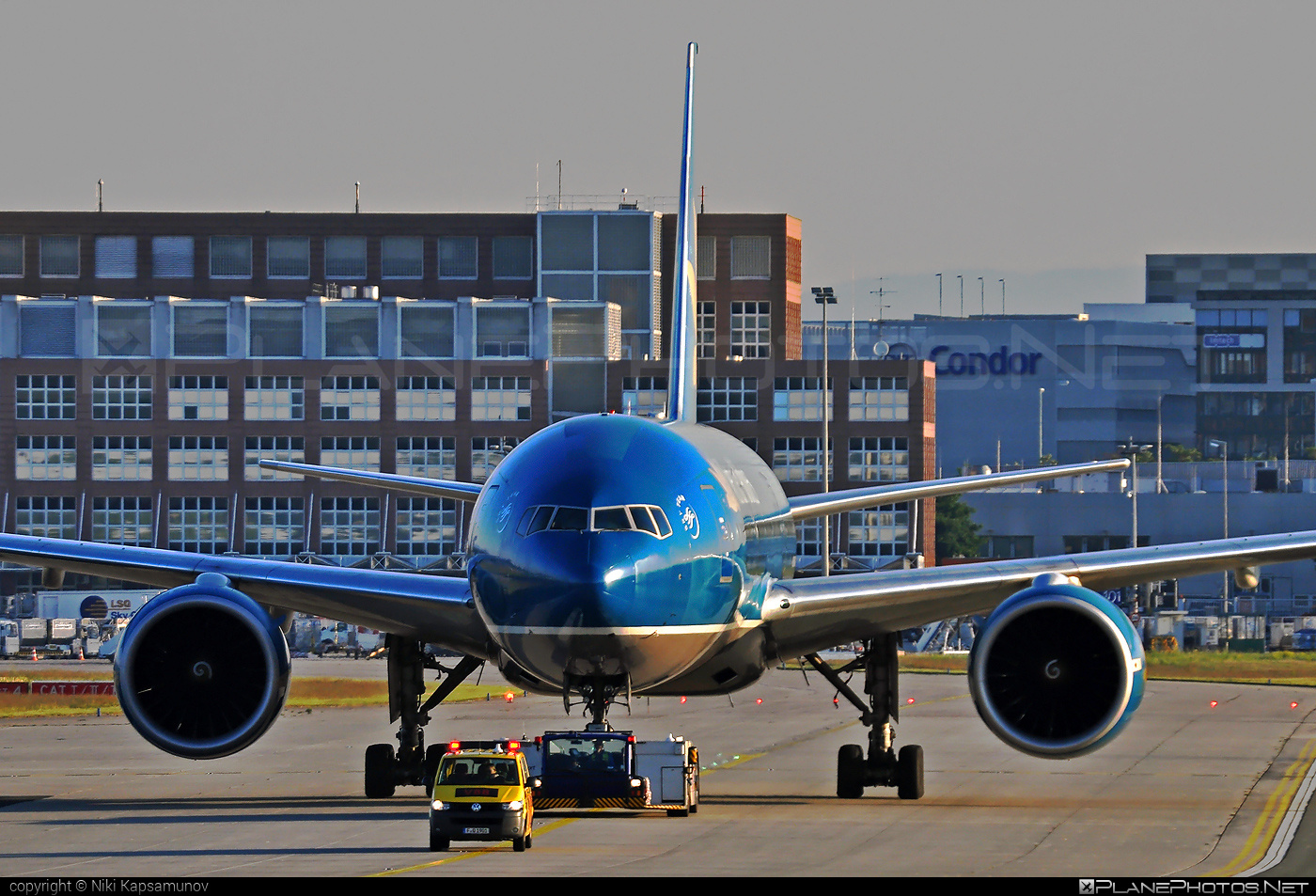 Boeing 777-200ER - VN-A150 operated by Vietnam Airlines #b777 #b777er #boeing #boeing777 #tripleseven