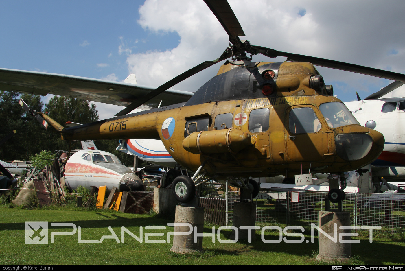 Mil Mi-2 - 0715 operated by Vzdušné síly AČR (Czech Air Force) #czechairforce #mi2 #mil #mil2 #milhelicopters #milmi2 #vzdusnesilyacr