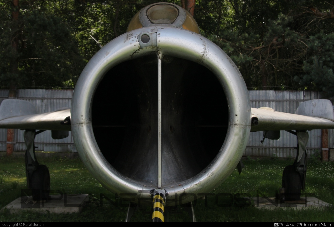 Mikoyan-Gurevich MiG-19S - 0876 operated by Letectvo ČSĽA (Czechoslovak Air Force) #czechoslovakairforce #letectvocsla #mig #mikoyangurevich