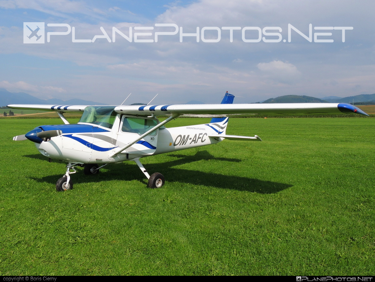 Cessna 152 - OM-AFC operated by Aerofatra #cessna #cessna152