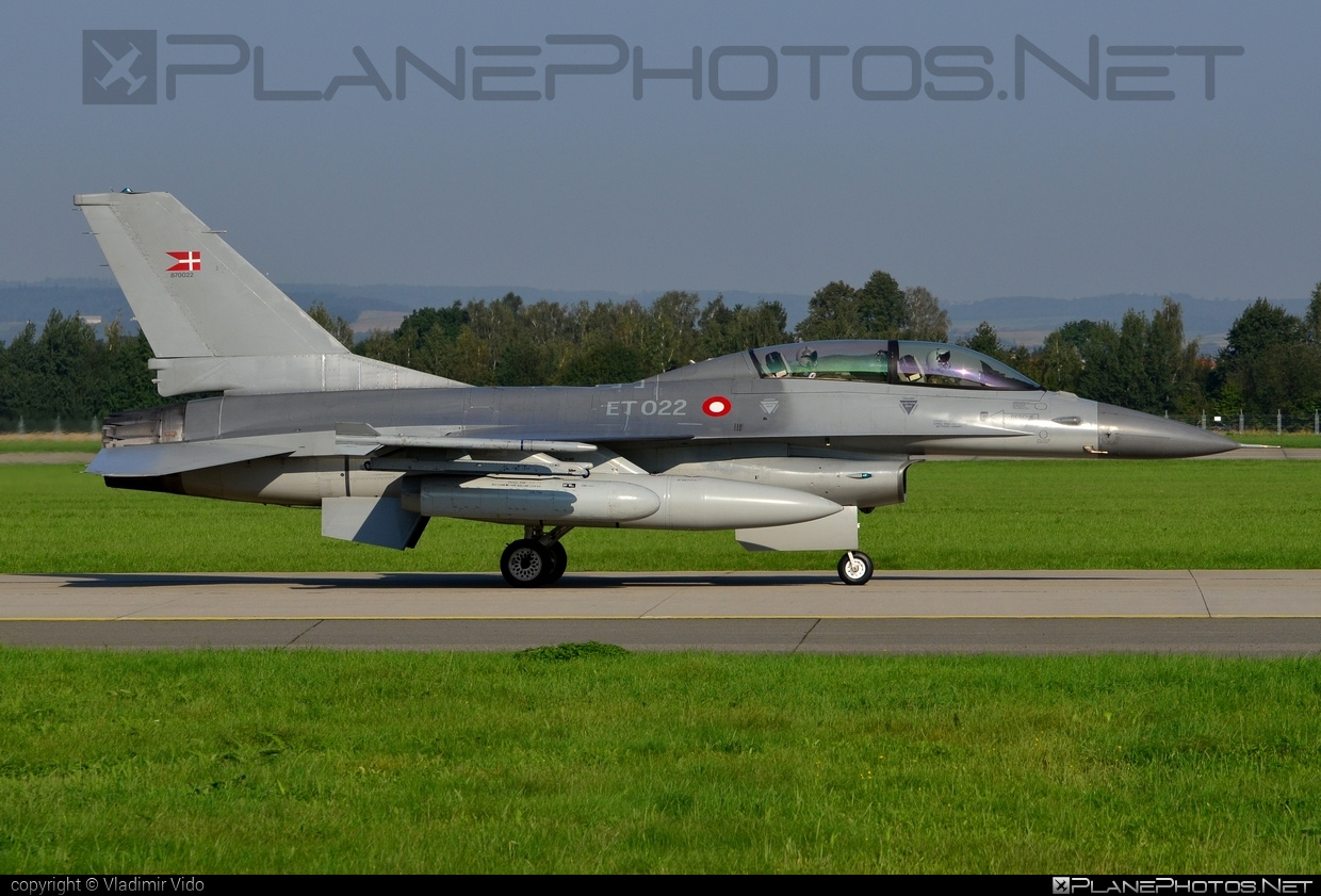 General Dynamics F-16BM Fighting Falcon - ET-022 operated by Flyvevåbnet (Royal Danish Air Force) #f16 #f16bm #fightingfalcon #generaldynamics #natodays #natodays2014