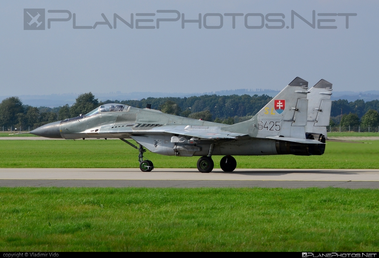 Mikoyan-Gurevich MiG-29AS - 6425 operated by Vzdušné sily OS SR (Slovak Air Force) #mig #mig29 #mig29as #mikoyangurevich #natodays #natodays2014 #slovakairforce #vzdusnesilyossr