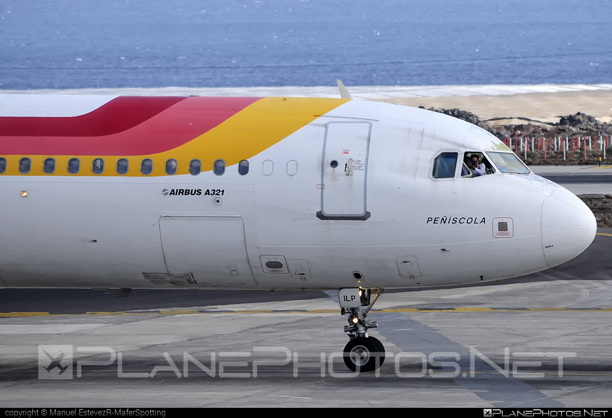 Airbus A321-211 - EC-ILP operated by Iberia #a320family #a321 #airbus #airbus321 #iberia