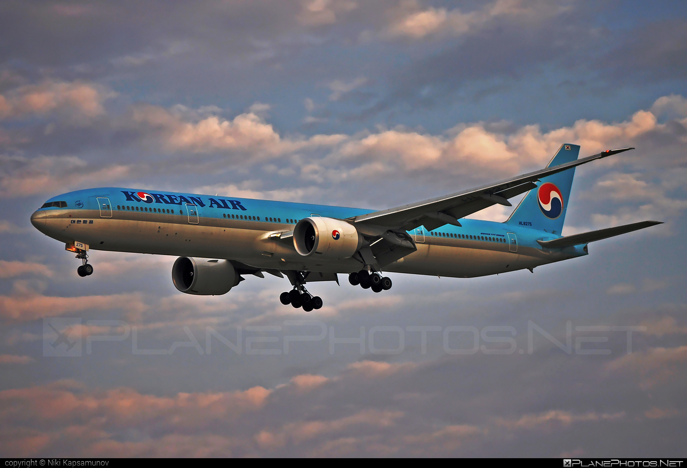 Boeing 777-300ER - HL8275 operated by Korean Air #b777 #b777er #boeing #boeing777 #koreanair #tripleseven