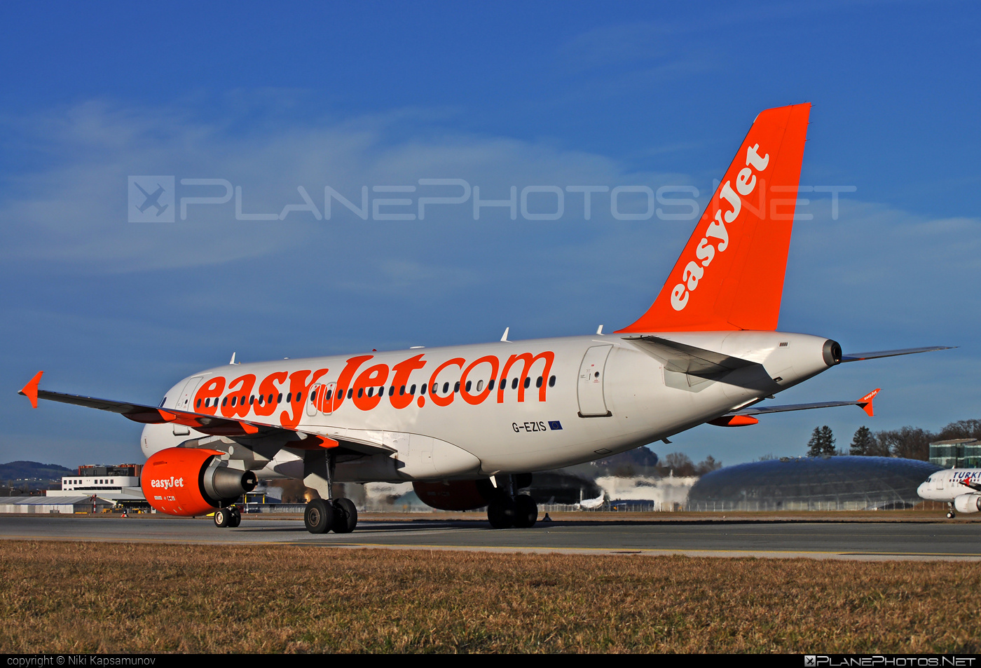Airbus A319-111 - G-EZIS operated by easyJet #a319 #a320family #airbus #airbus319 #easyjet