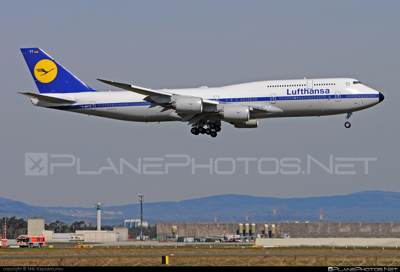 Boeing 747-8 - D-ABYT operated by Lufthansa #b747 #b7478 #boeing #boeing747 #boeing7478 #jumbo #lufthansa #retro