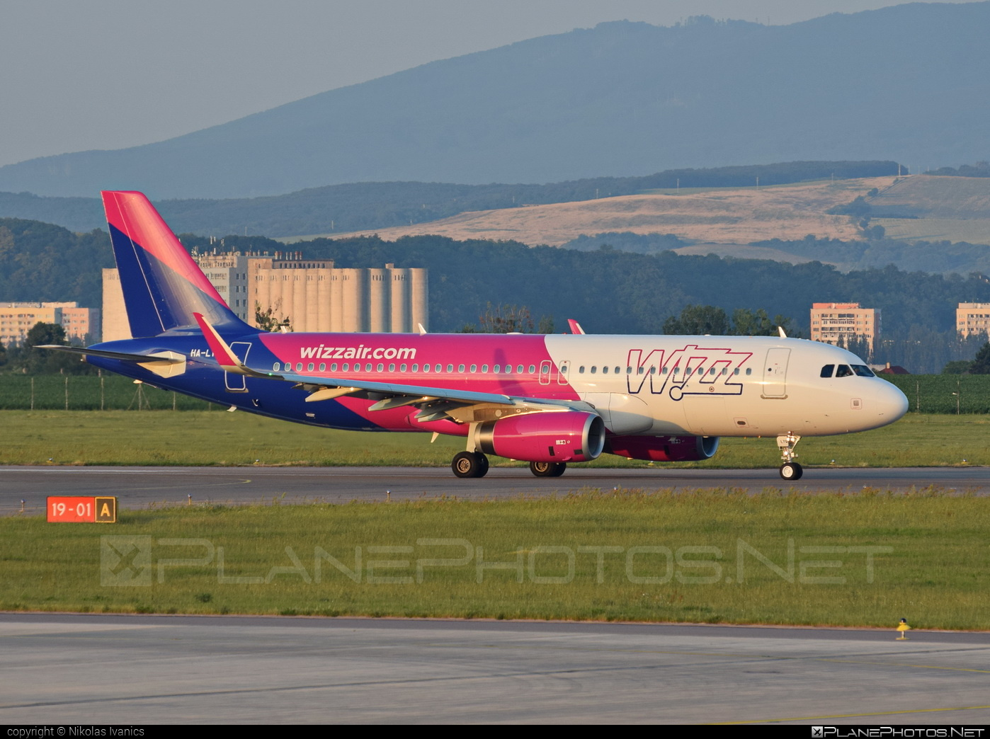 Airbus A320-232 - HA-LYQ operated by Wizz Air #a320 #a320family #airbus #airbus320 #wizz #wizzair