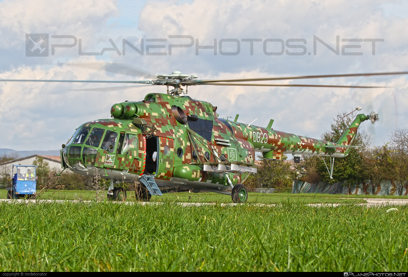 Mil Mi-17M - 0823 operated by Vzdušné sily OS SR (Slovak Air Force) #mi17 #mi17m #mil #milhelicopters #milmi17 #milmi17m #slovakairforce #vzdusnesilyossr