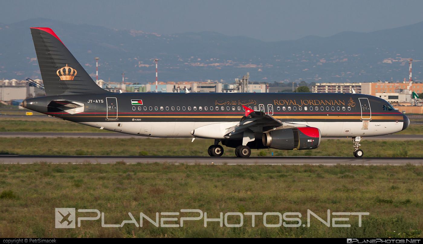 Airbus A320-232 - JY-AYS operated by Royal Jordanian #a320 #a320family #airbus #airbus320