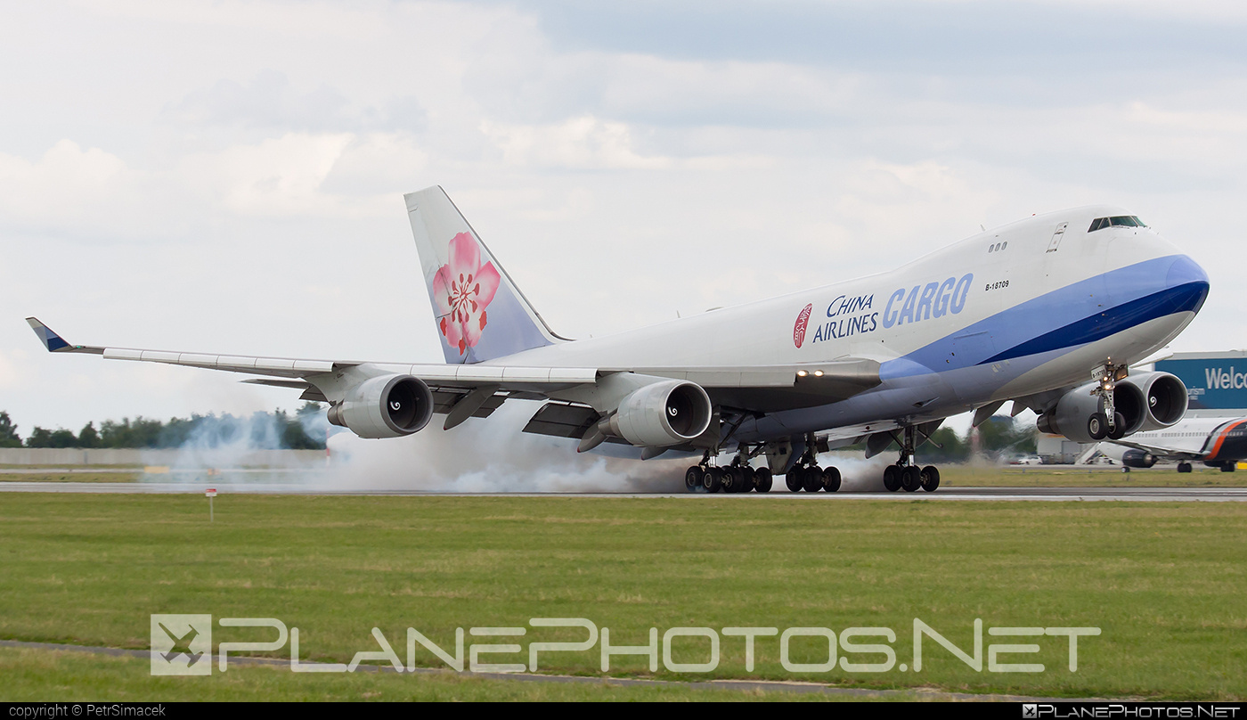 Boeing 747-400F - B-18709 operated by China Airlines Cargo #b747 #boeing #boeing747 #chinaairlines #chinaairlinescargo #jumbo