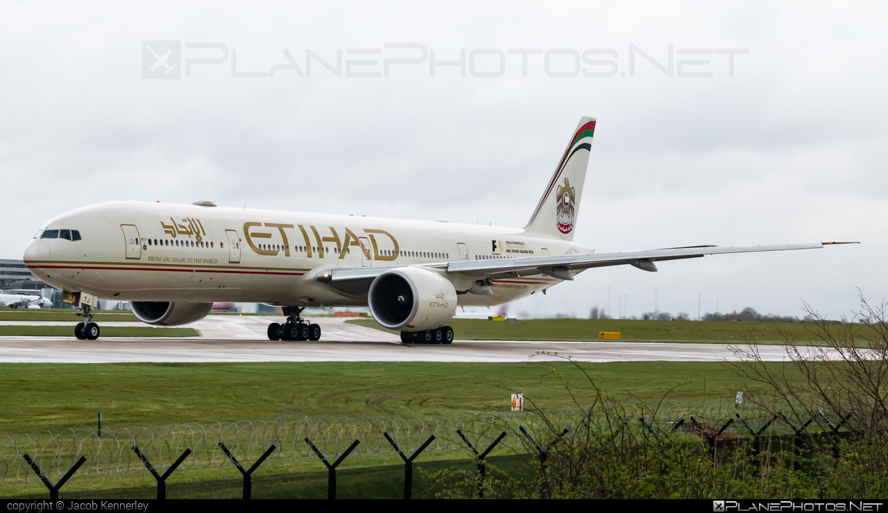 Boeing 777-300ER - A6-ETJ operated by Etihad Airways #b777 #b777er #boeing #boeing777 #etihad #etihadairways #tripleseven
