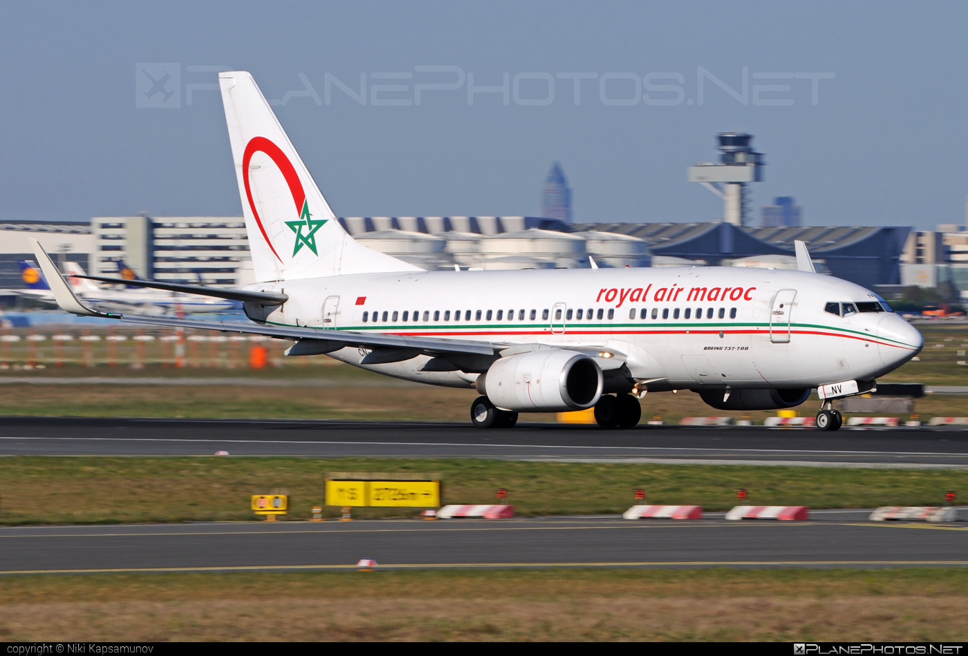 Boeing 737-700 - CN-RNV operated by Royal Air Maroc (RAM) #b737 #b737nextgen #b737ng #boeing #boeing737 #royalAirMaroc