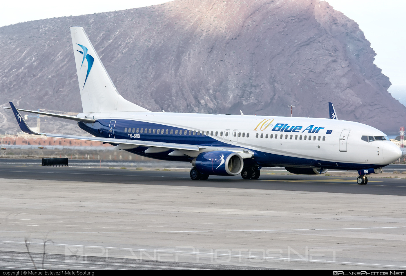Boeing 737-800 - YR-BMB operated by Blue Air #b737 #b737nextgen #b737ng #boeing #boeing737