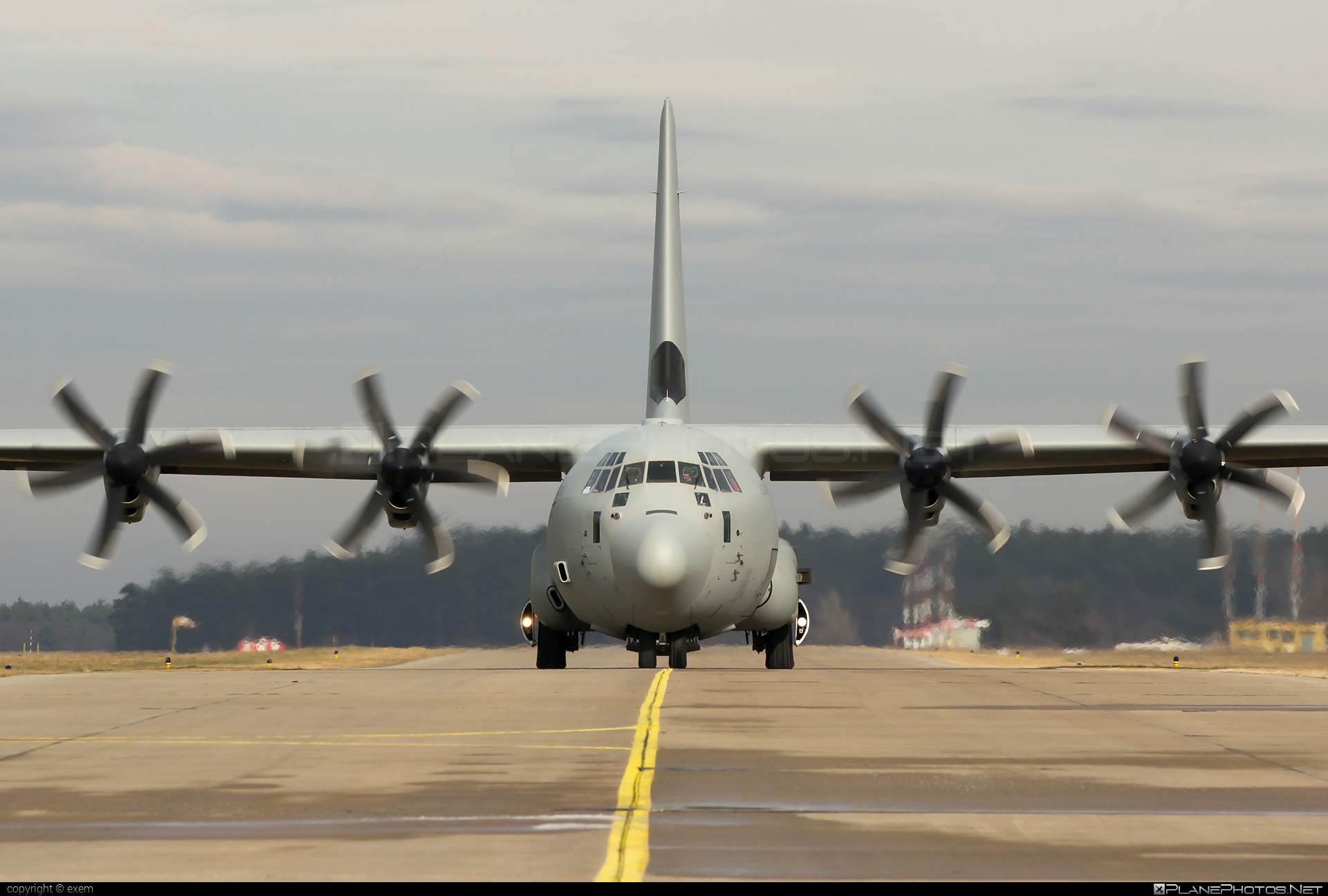 Lockheed Martin C-130J Super Hercules - MM62185 operated by Aeronautica Militare (Italian Air Force) #AeronauticaMilitare #ItalianAirForce #c130 #c130j #lockheedMartin #superhercules