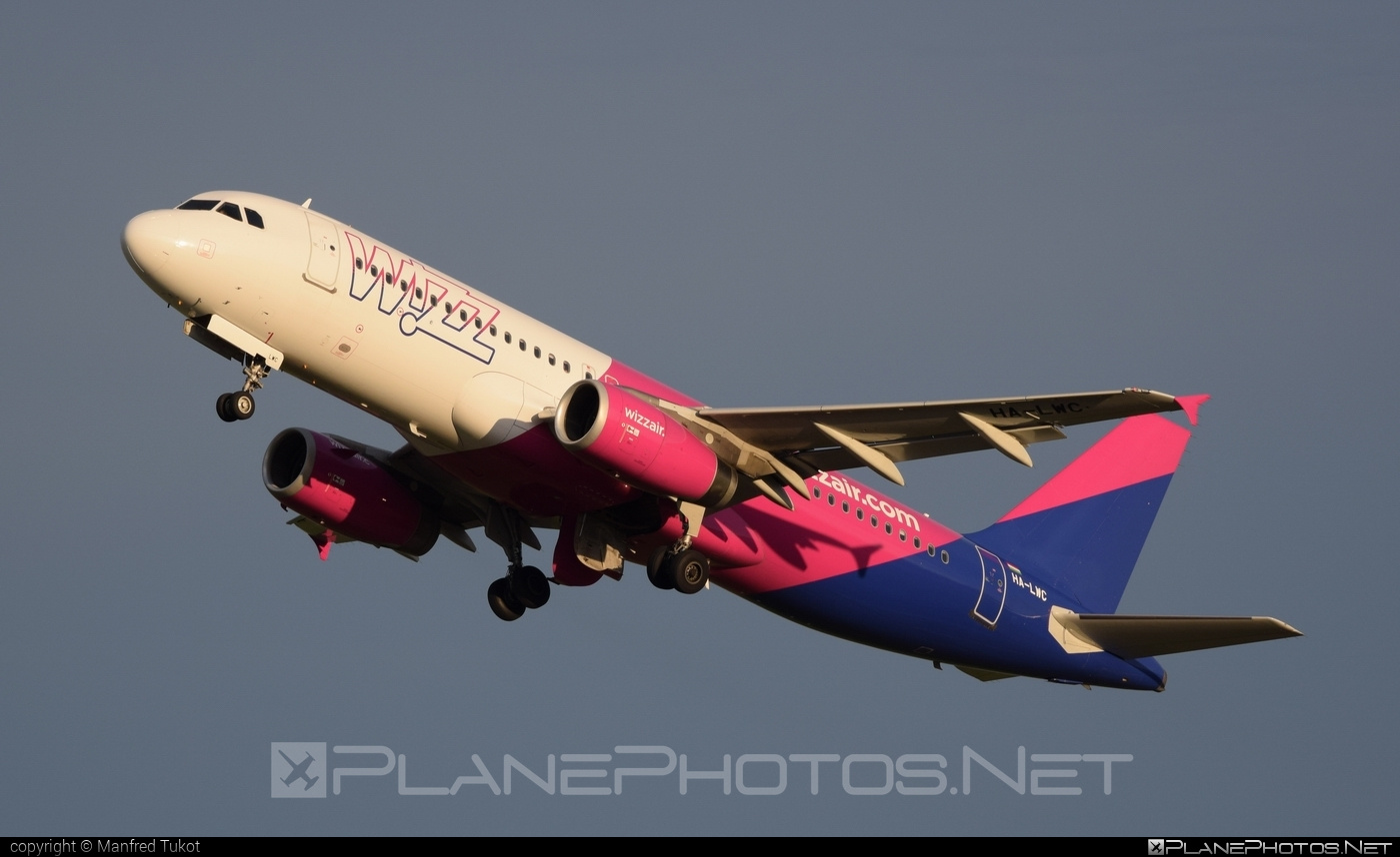 Airbus A320-232 - HA-LWC operated by Wizz Air #a320 #a320family #airbus #airbus320 #wizz #wizzair