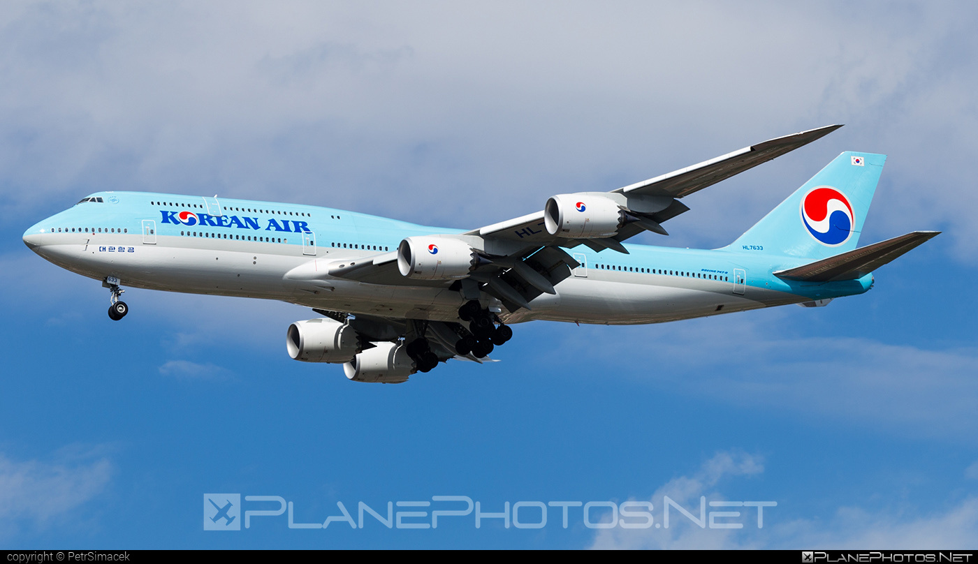 HL7633 - Boeing 747-8 operated by Korean Air taken by PetrSimacek