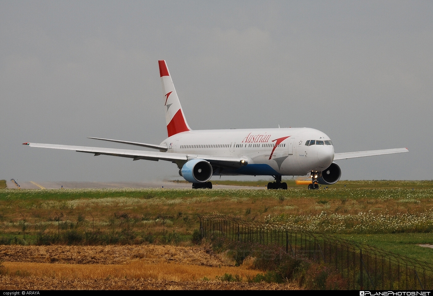 Boeing 767-300ER - OE-LAT operated by Austrian Airlines #b767 #b767er #boeing #boeing767