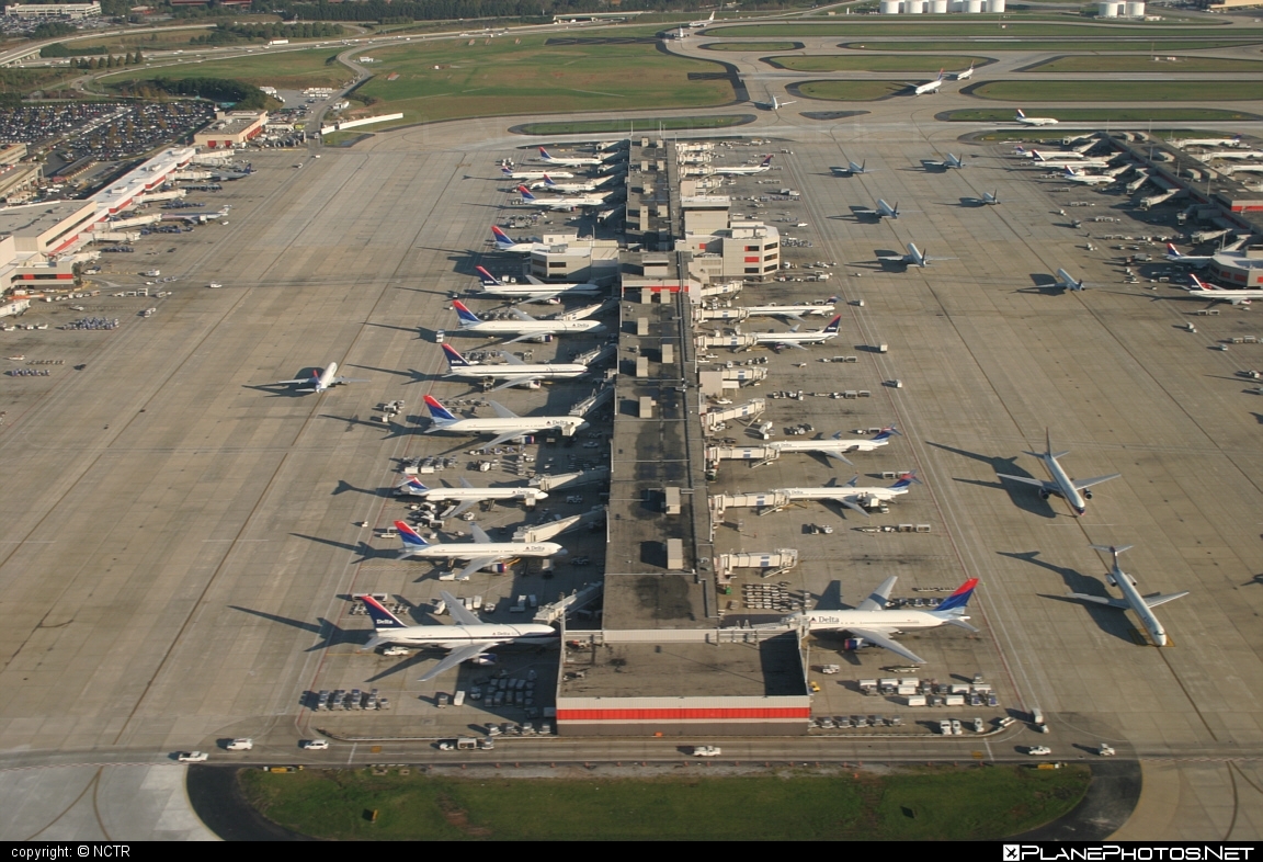 Atlanta Hartsfield Jackson Int`l airport overview