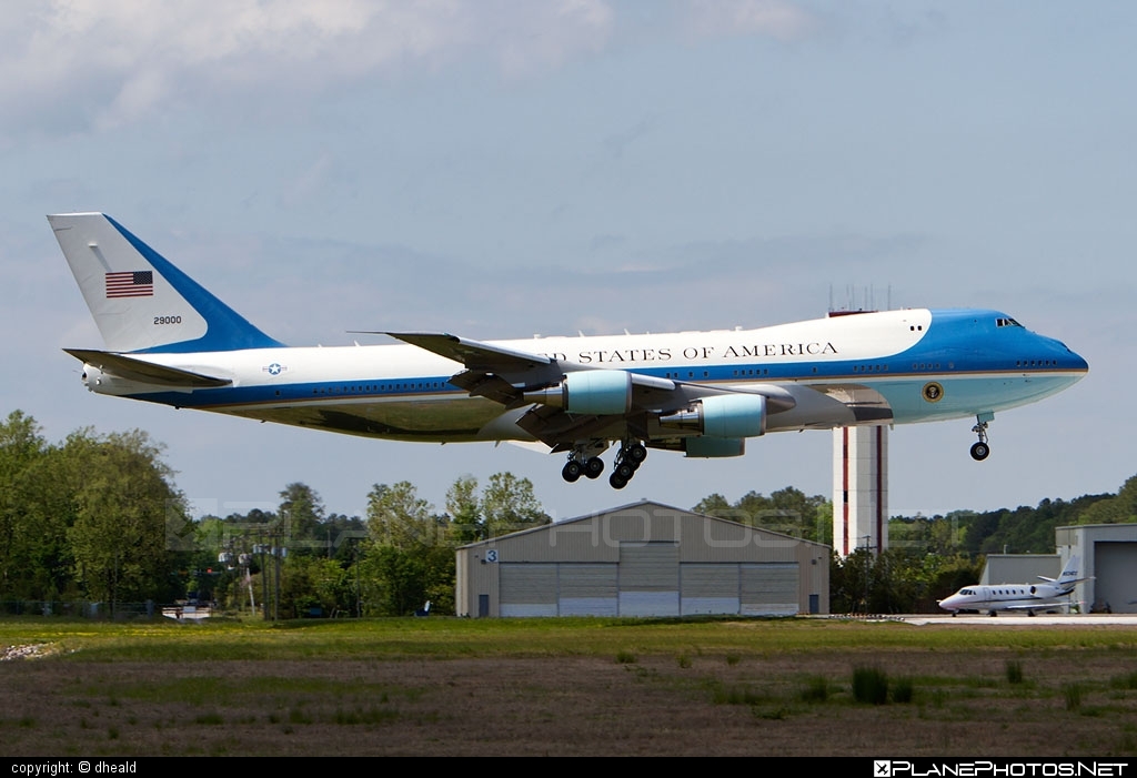 Boeing VC-25A - 92-9000 operated by US Air Force (USAF) #boeing #usaf #usairforce