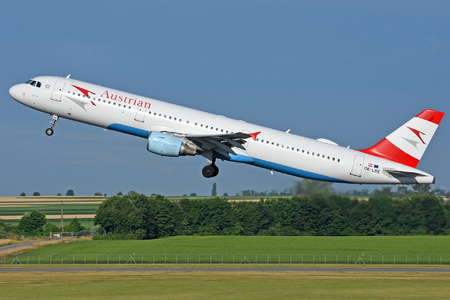 Airbus A321-211 - OE-LBE operated by Austrian Airlines