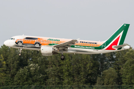 Airbus A320-216 - EI-DSW operated by Alitalia