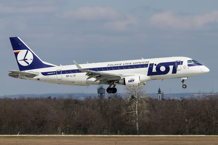 Embraer E175LR (ERJ-170-200LR) - SP-LIO operated by LOT Polish Airlines