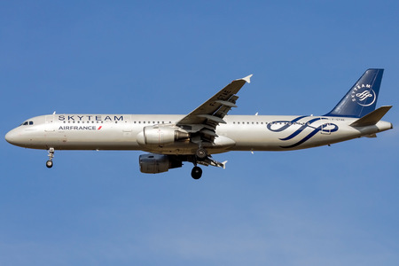 Airbus A321-212 - F-GTAE operated by Air France