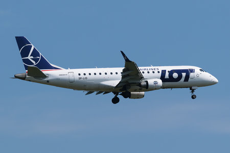 Embraer E175STD (ERJ-170-200STD) - SP-LID operated by LOT Polish Airlines