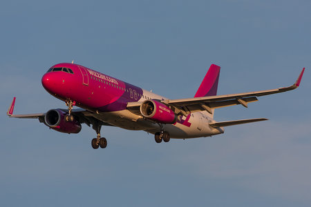 Airbus A320-232 - HA-LWZ operated by Wizz Air