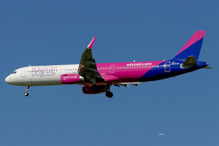 Airbus A321-231 - HA-LXZ operated by Wizz Air