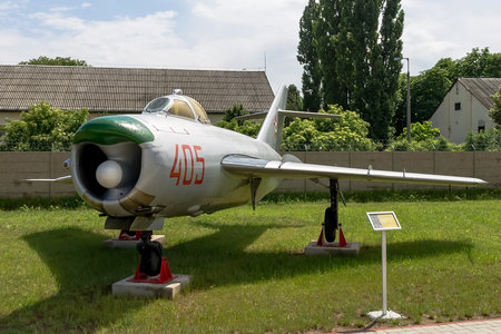 Mikoyan-Gurevich MiG-17PF - 405 operated by Magyar Néphadsereg (Hungarian People's Army)