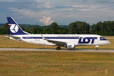 Embraer E175LR (ERJ-170-200LR) - SP-LIL operated by LOT Polish Airlines
