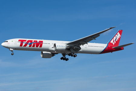 Boeing 777-300ER - PT-MUB operated by TAM Linhas Aéreas